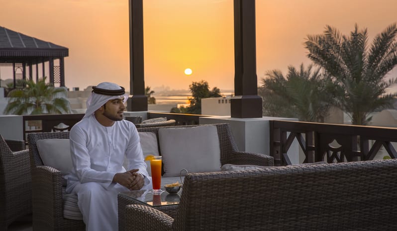 middle-east-holidays-ras-al-khaimah-the-cove-rotana-resort-breeze- bar-and-lounge-terrace-sunset-view
